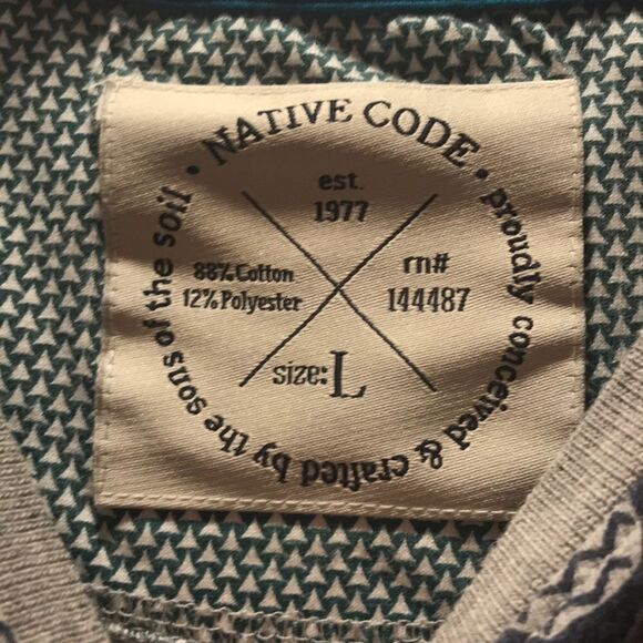 ✨Native Code Navy & Gray Pineapple Print Tee - Picture 2 of 5